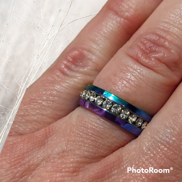 Iridescent rainbow ring - Picture 2 of 3